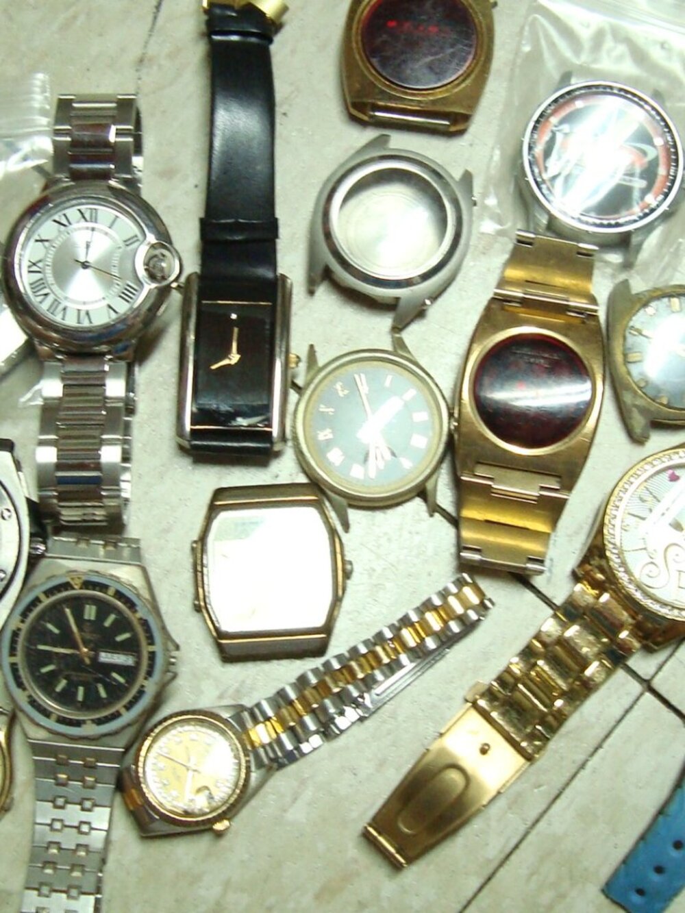 WATCHES LOT FOR PARTS OR RESTORE.